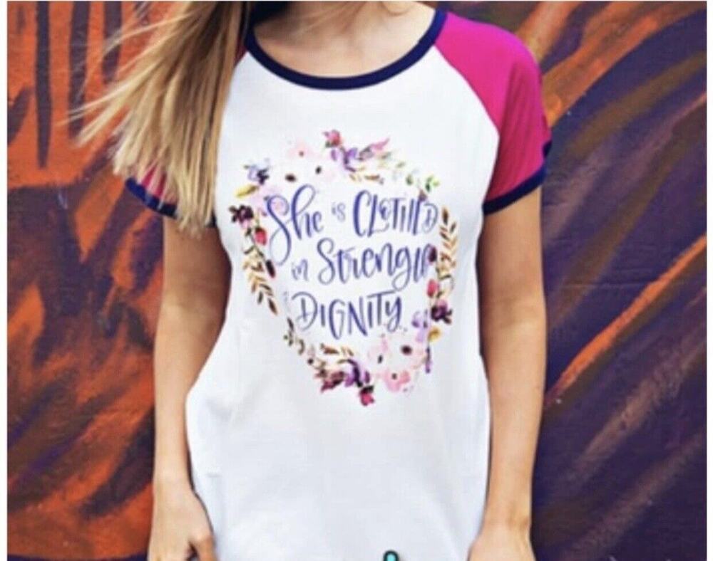 Wanderer by Southern Grace Women’s Graphic Top White Size M